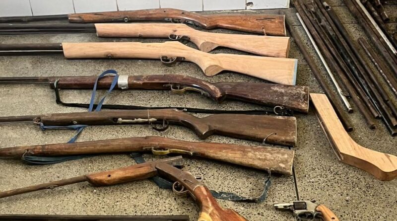 Operação da CIPPA de Lençóis desarticula oficina clandestina de armas na zona rural de Utinga