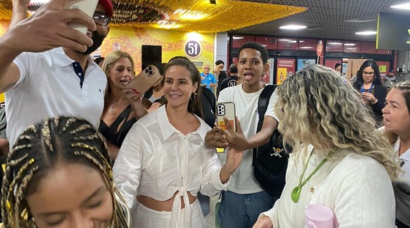 Famosos e turistas chegam para o Carnaval da Bahia e têm receptivo especial do Governo do Estado