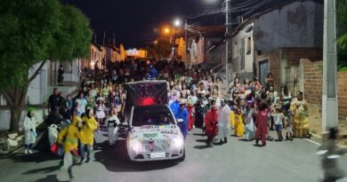 Carnaval 2026 de Ibiquera: Bloco algodão doce, caretas e tradição agitam as ruas da Cidade