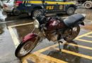 PRF recupera motocicleta roubada durante fiscalização na BR-242, em Seabra (BA)